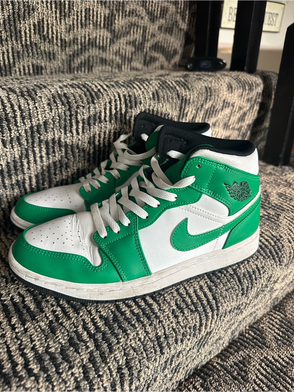 Nike Mid-Top Sneakers in Green and White